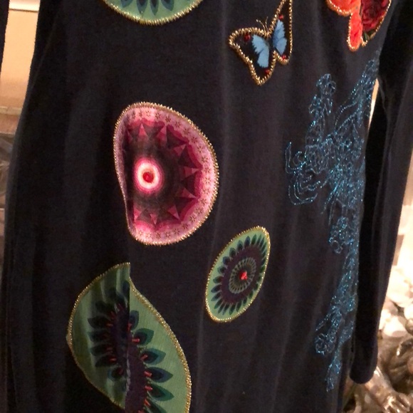 Beautiful top - Picture 4 of 8